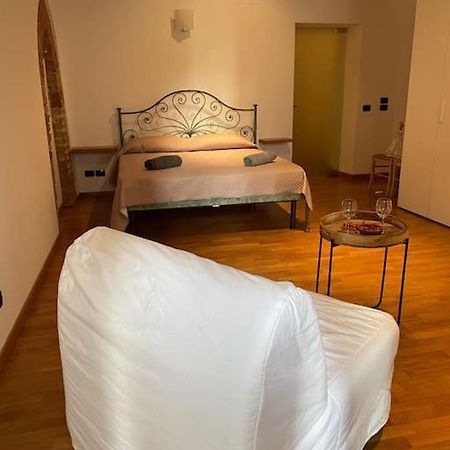 Il Grappolo D'Alba Apartment Bagian luar foto