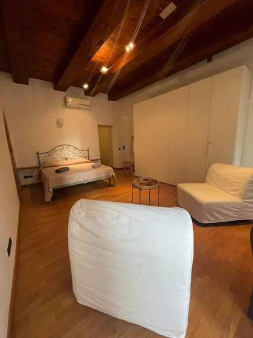 Il Grappolo D'Alba Apartment Bagian luar foto